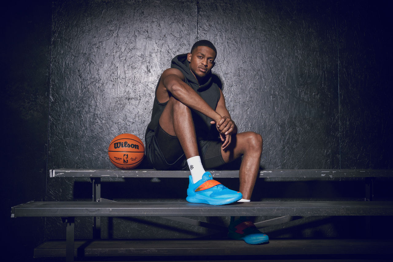 De'Aaron Fox trägt den Fox 1
