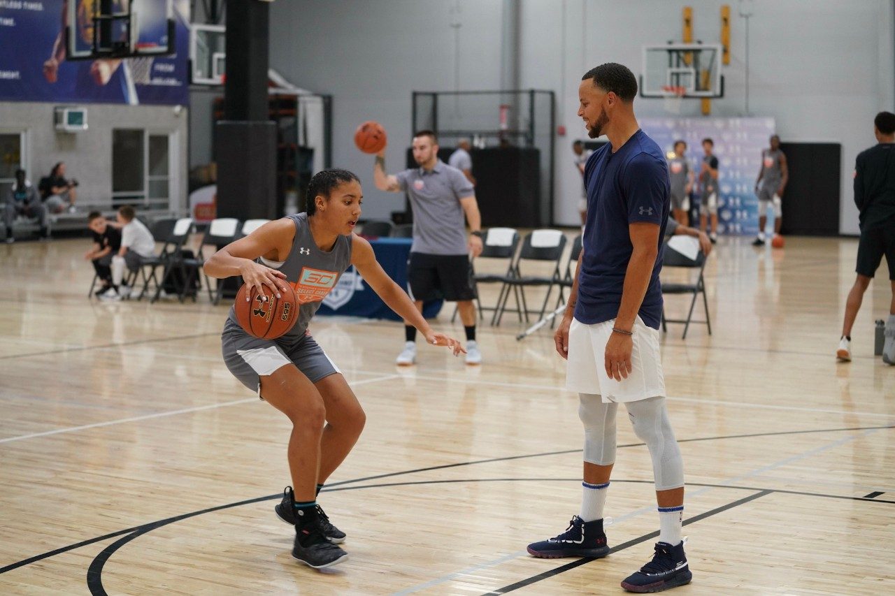 Under Armour & Curry Brand Treat Hoopers at Curry Camp - Sports