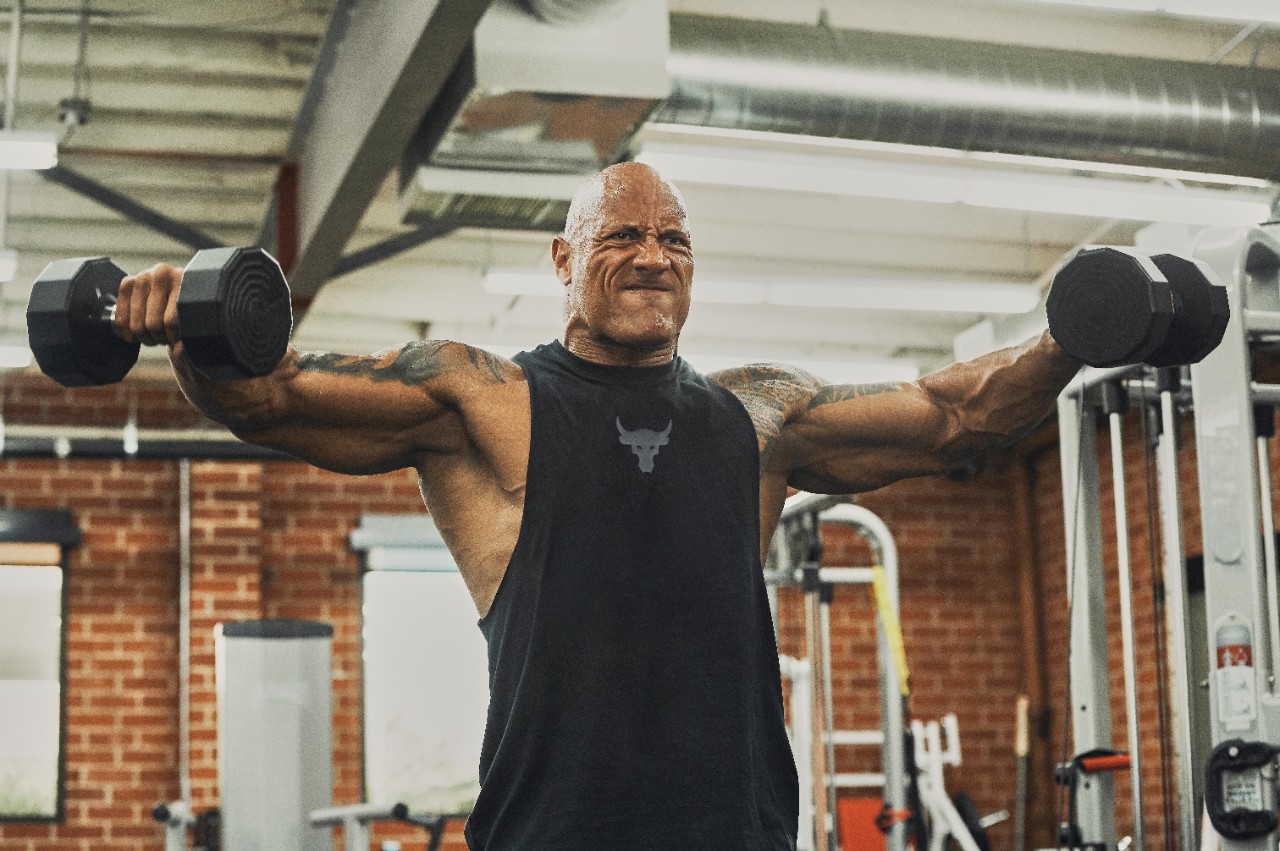 Dwayne 'The Rock' Johnson proves he's not human with incredible display of  strength in the gym