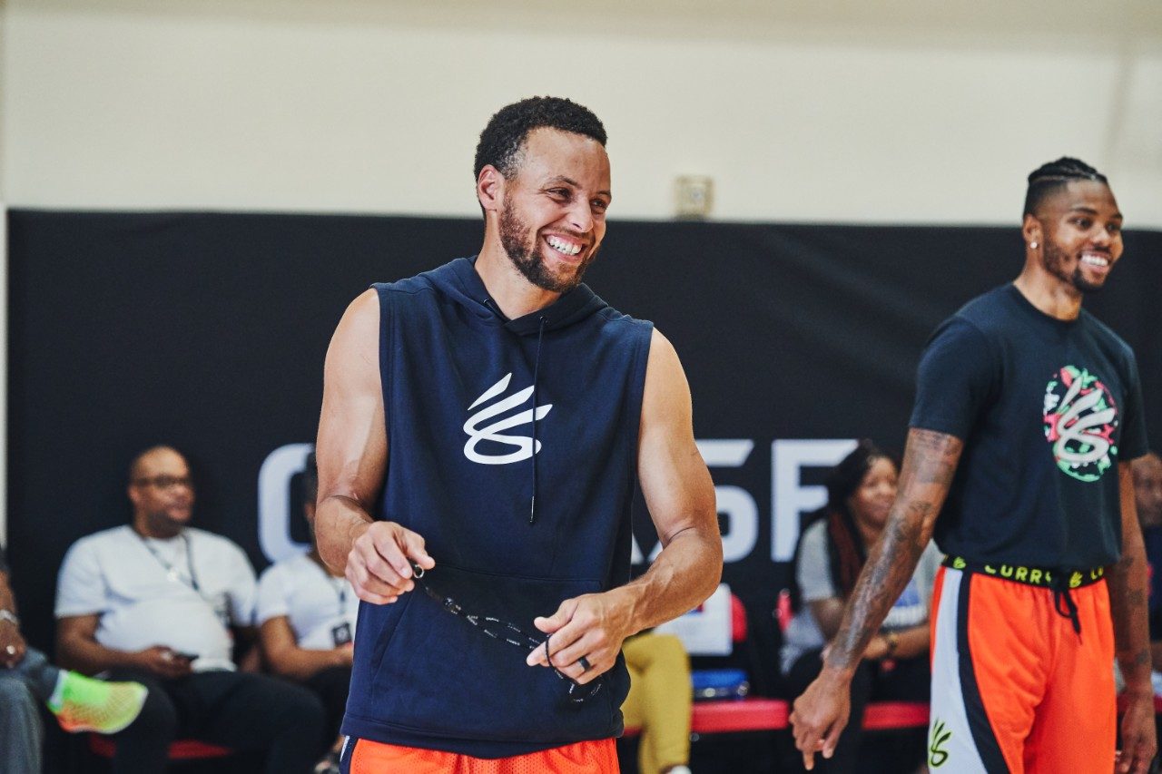 Stephen Curry Hosts 8th Annual Basketball Camp in Bay Area - Sports  Illustrated FanNation Kicks News, Analysis and More