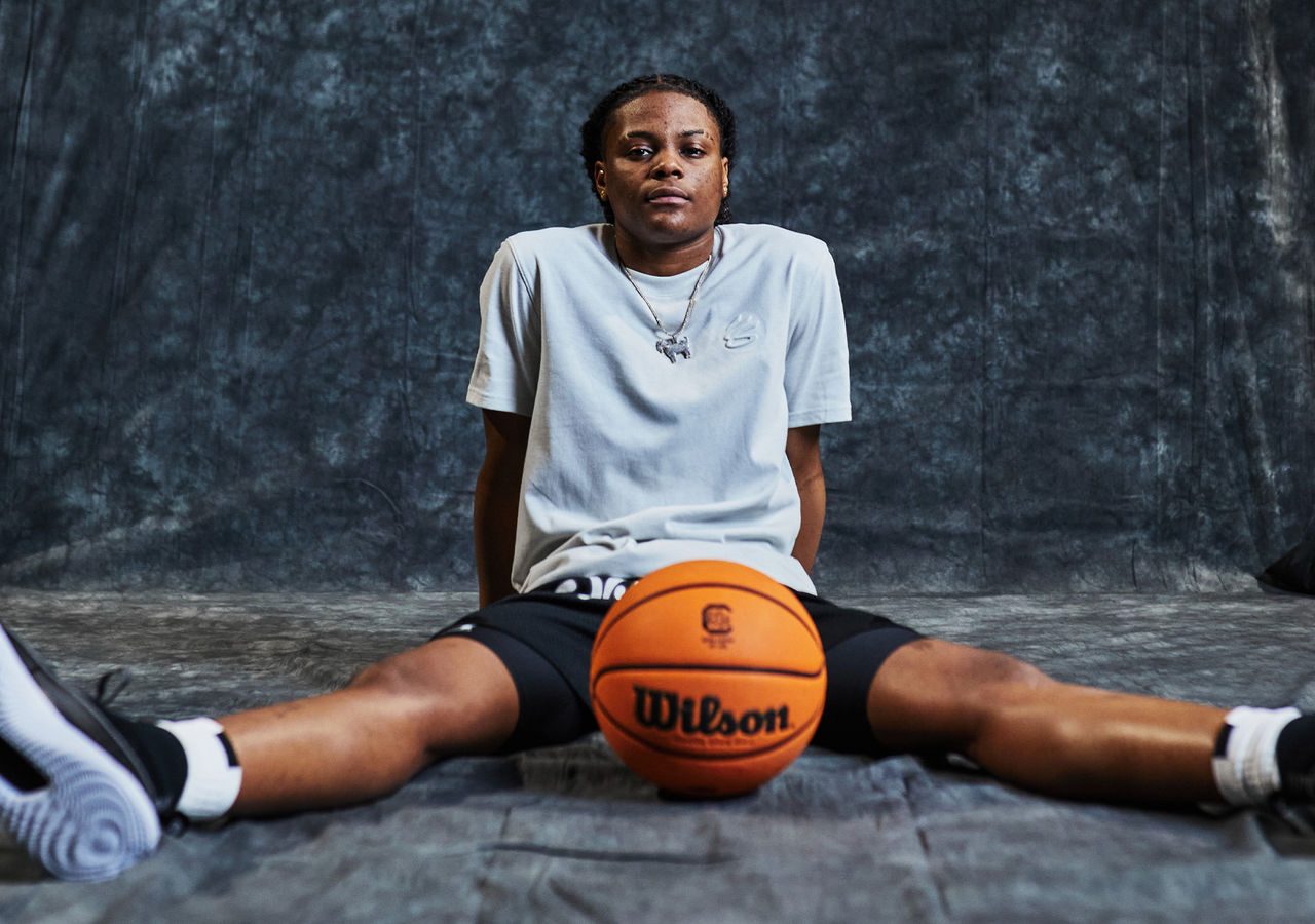 MiLaysia Fulwiley Signs With Curry Brand