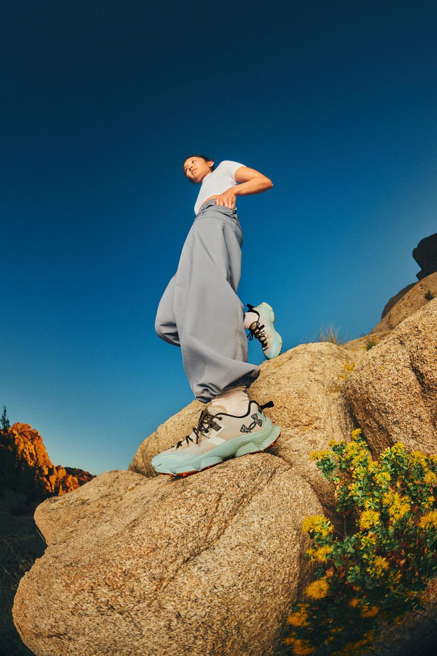 Model in Desert wearing UA Expanse