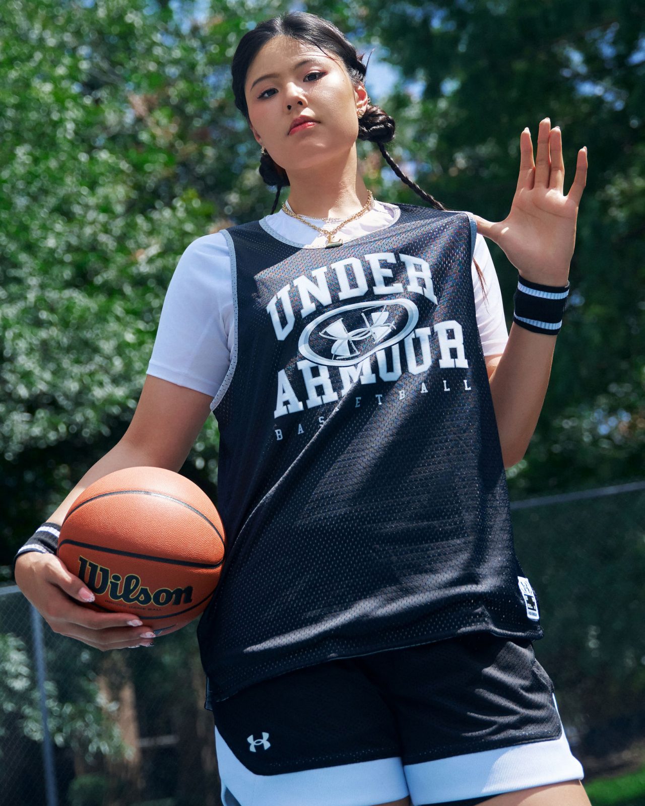 Li Yueru in Under Armour