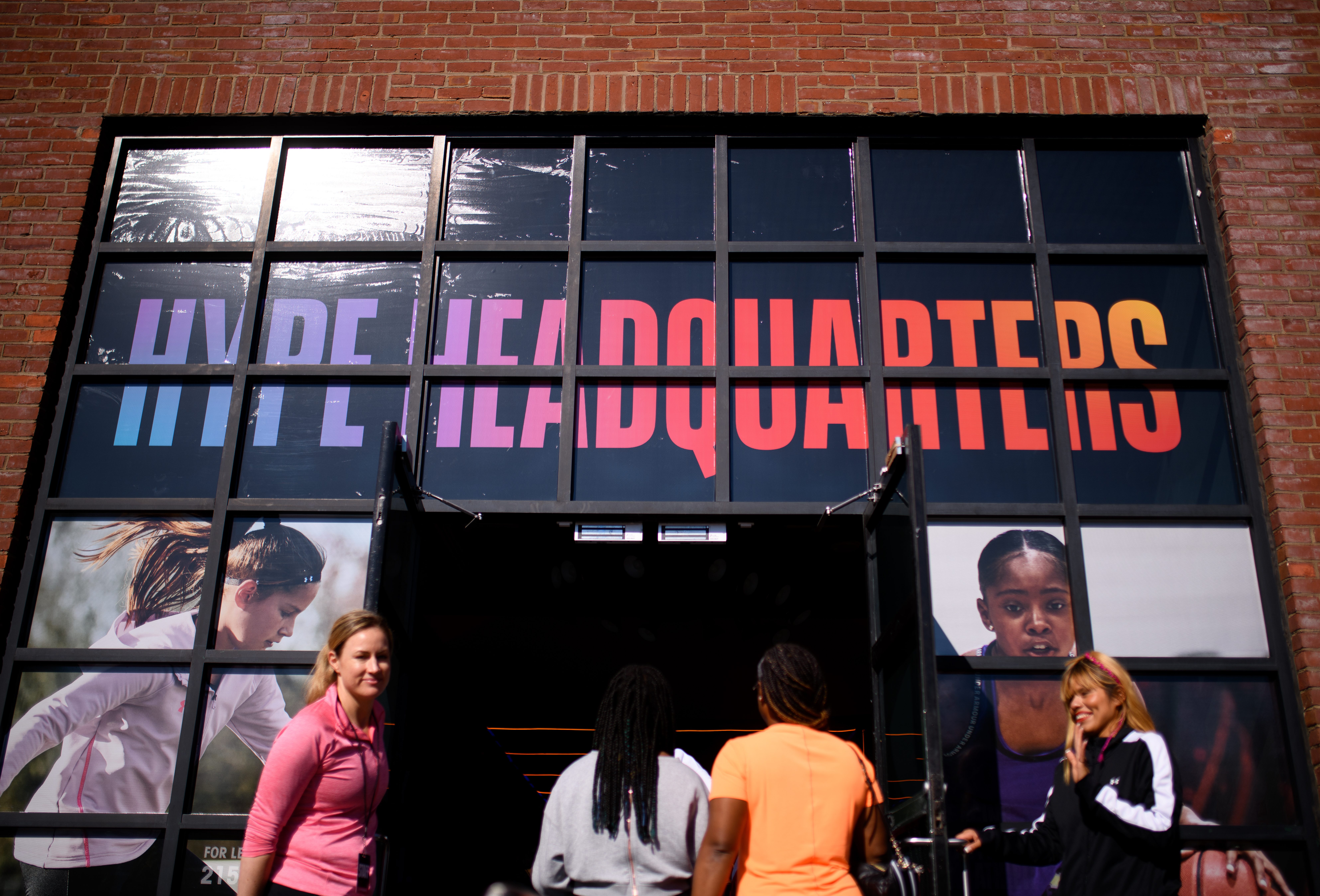 Under Armour despierta la confianza en las jóvenes atletas