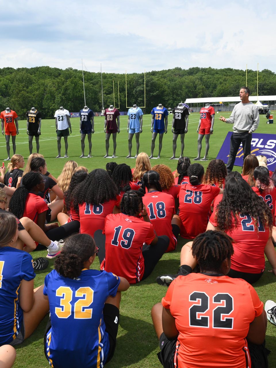 Baltimore Ravens y Under Armour presentan uniformes personalizados para la temporada inaugural de flag football femenino con las Escuelas Públicas del Condado de Frederick