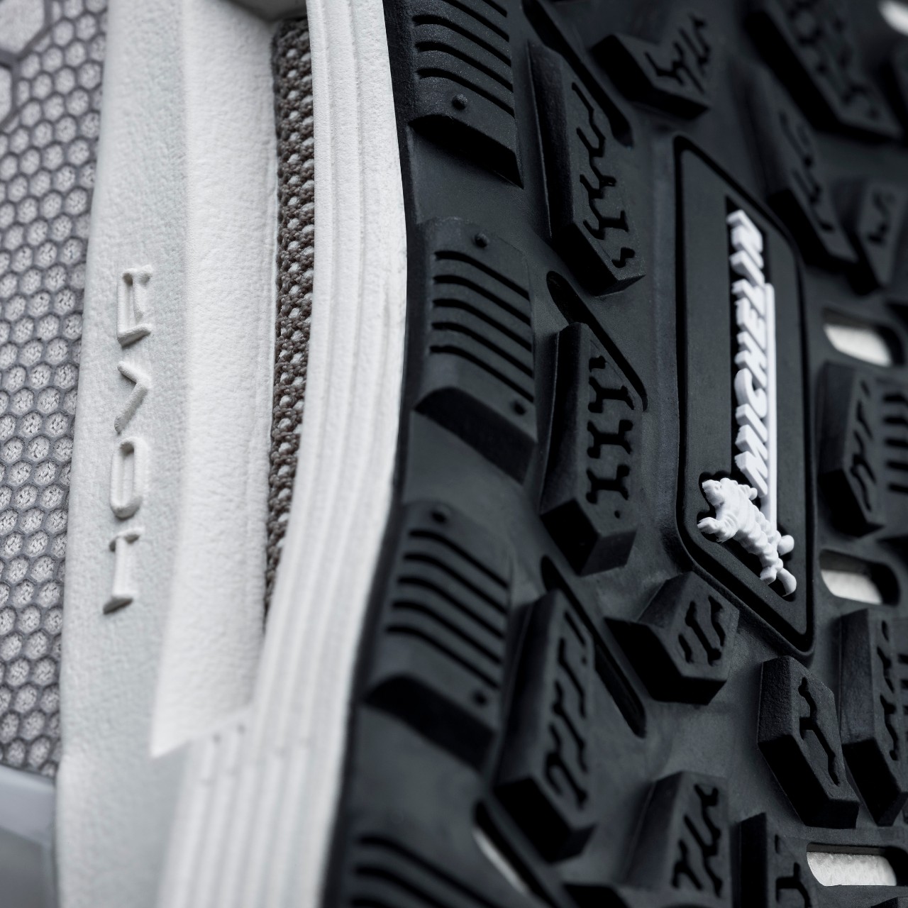 UA HOVR Coldgear Reactor_outsole