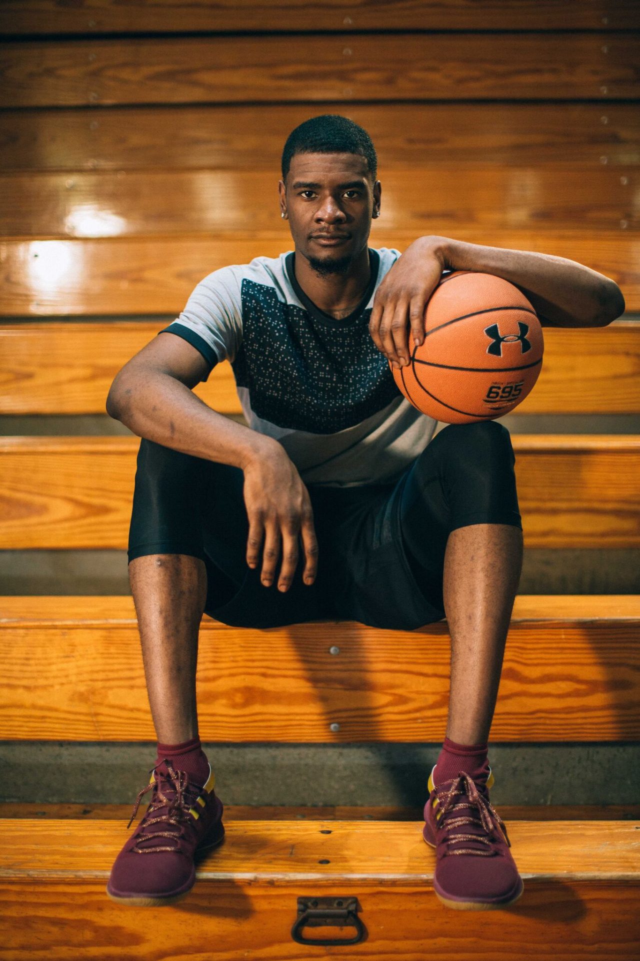 Under armour m tag black sale