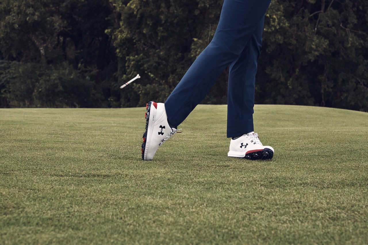 FULL ROUND COMFORT IN THE UA HOVR DRIVE
