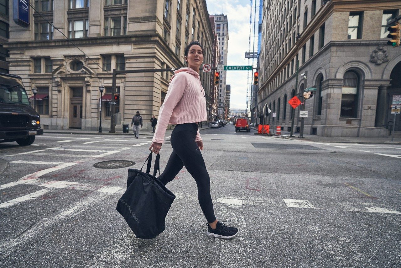 Move Light full zip, All Around Legging, Mega Tote and HOVR SLK EVO footwear 