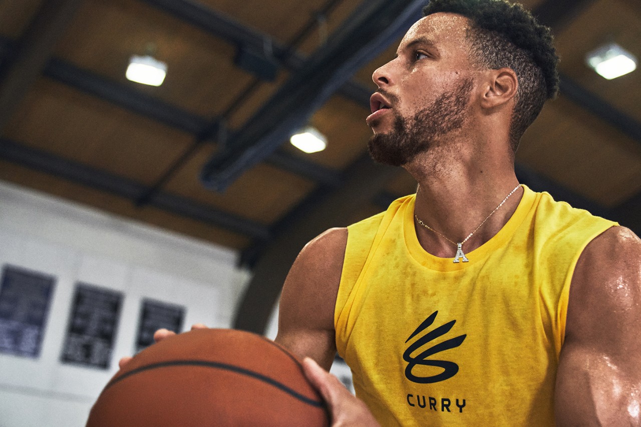 Steph curry signed with under armour clearance
