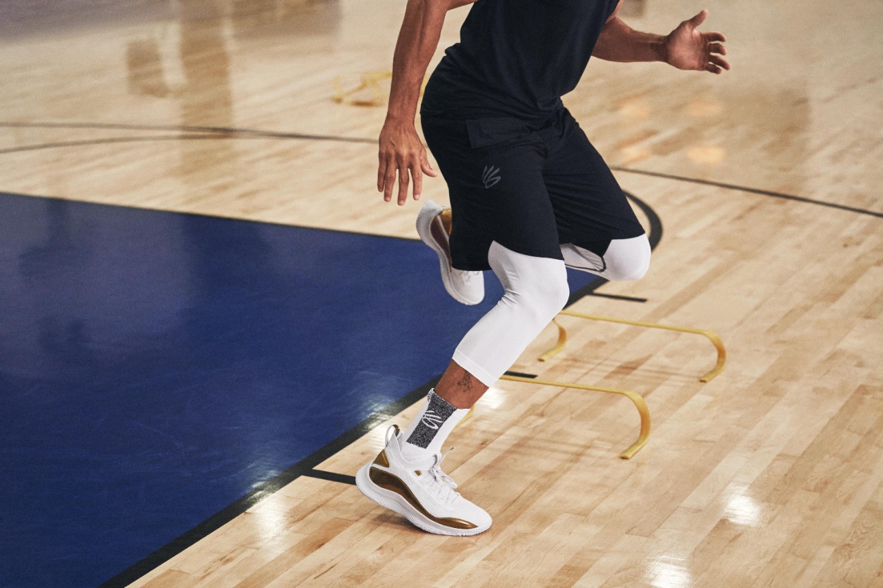 GS) Under Armour Curry 8 'Gold Blooded' 3024457-102
