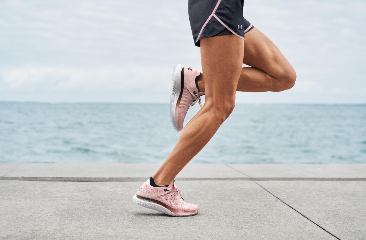 Zapatos under armour de mujer precio wikipedia 2025