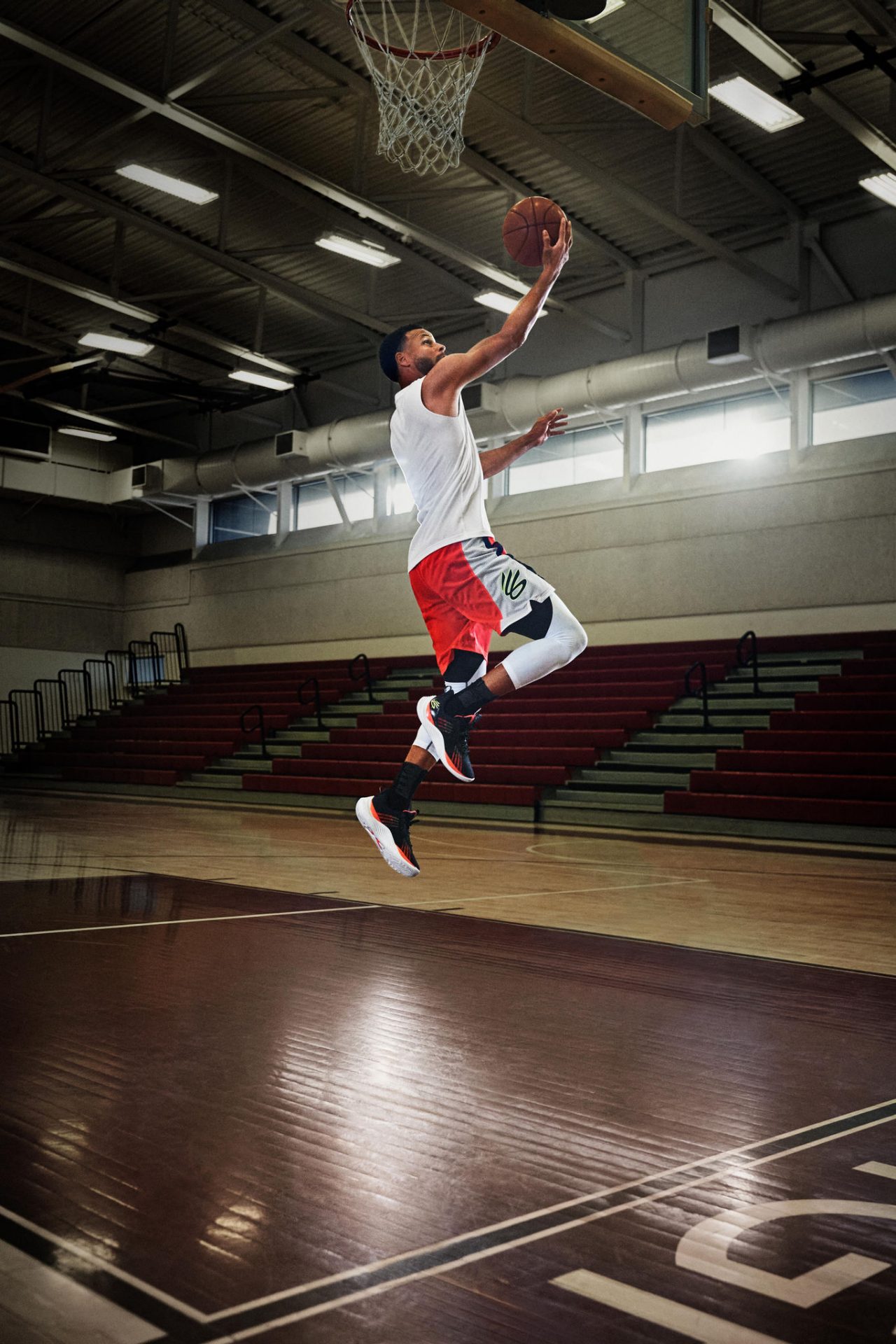 Curry Shooting in Curry Flow 10