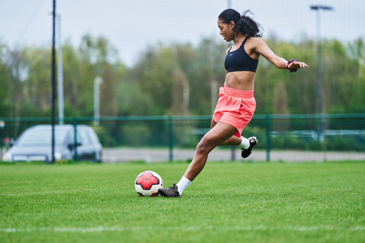 Under armour womens soccer outlet