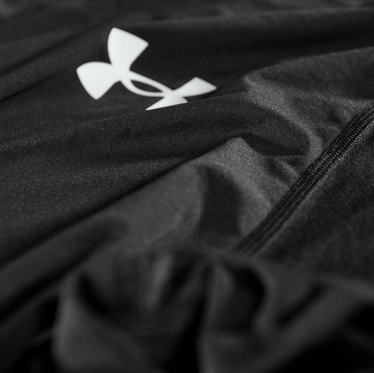 Vanish Pro Training Tee Logo Detail