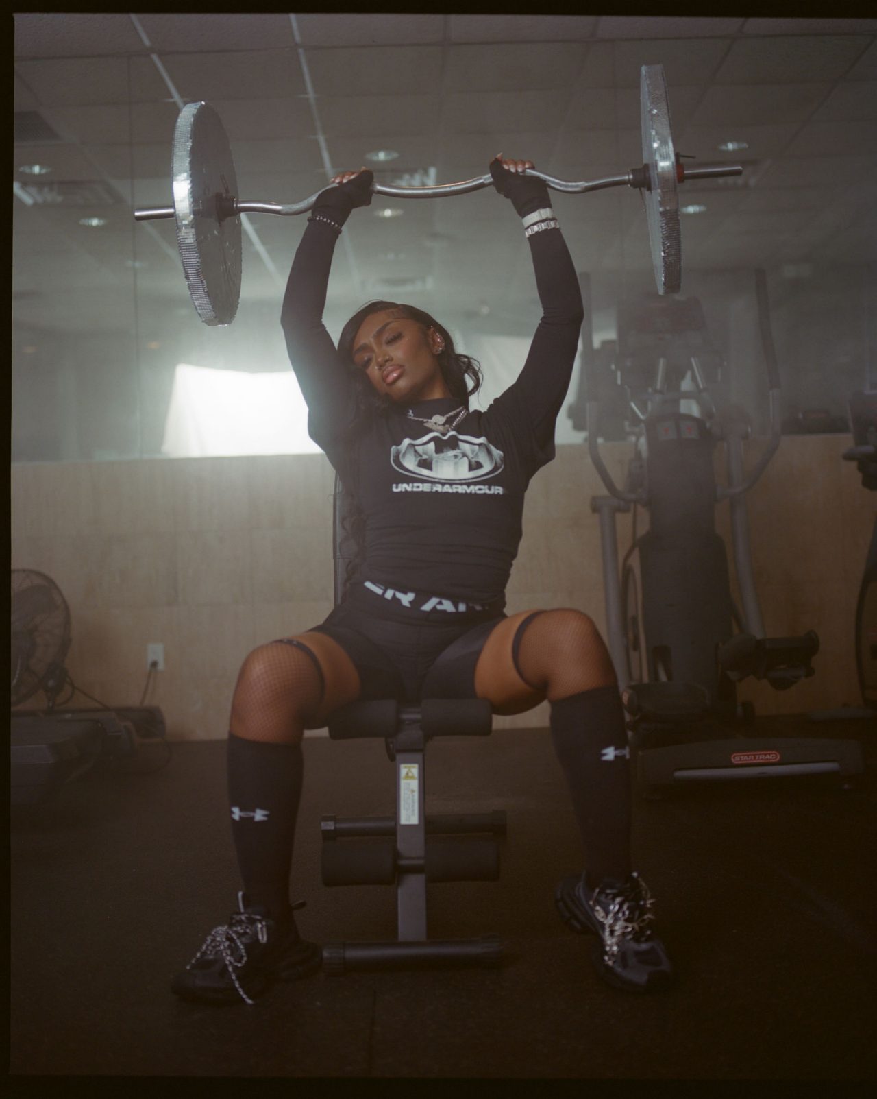 Lay Bankz in Gym Lifting