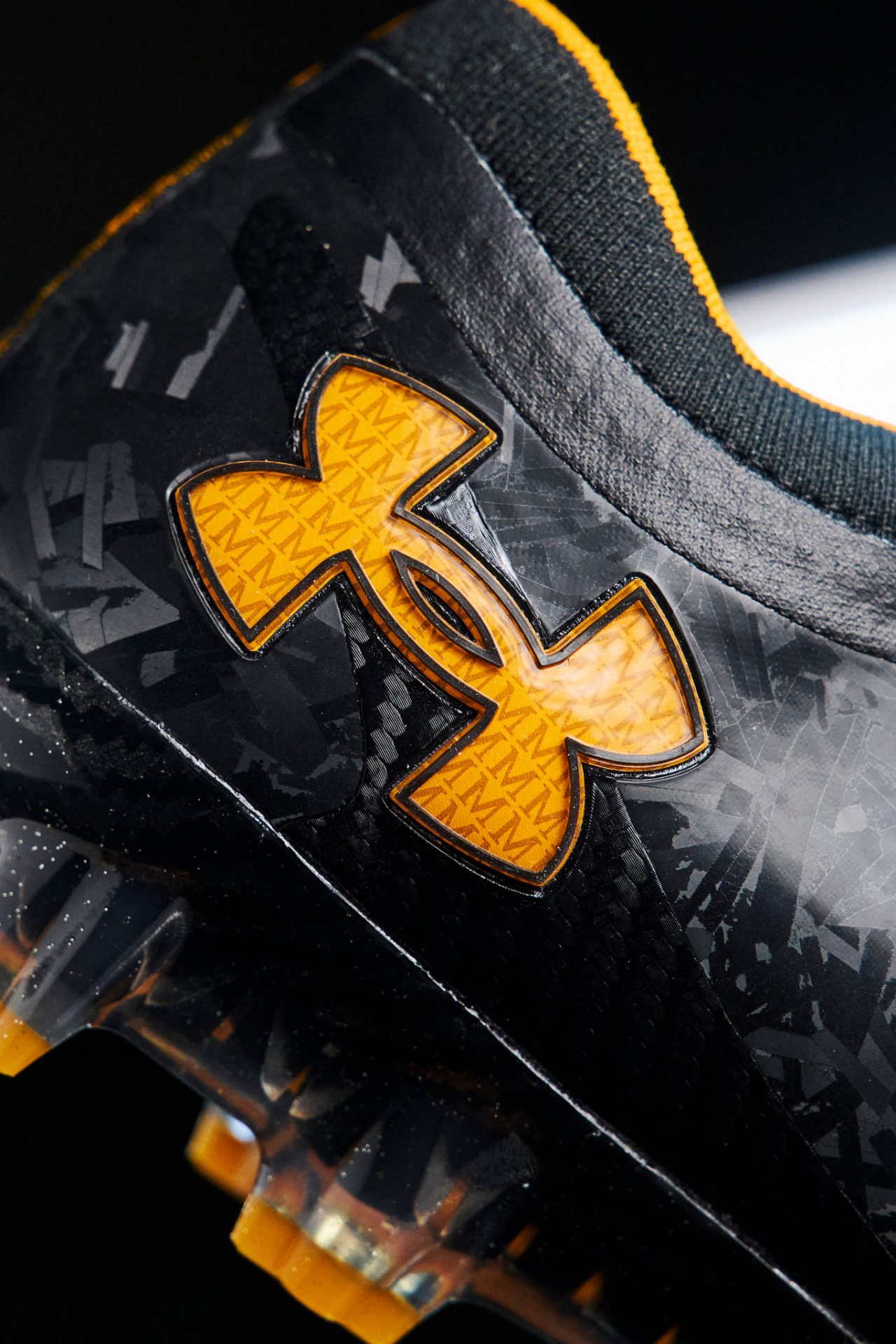 UA X MANSORY MAGNETICO ELITE 5 LOGO DETAIL